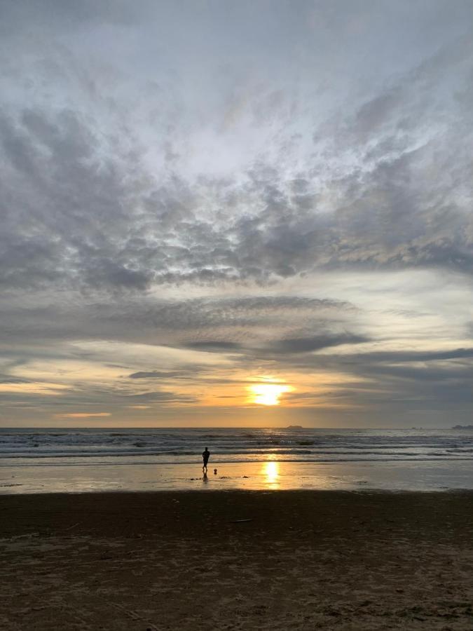 Noble House Beach Resort Koh Lanta Exterior photo