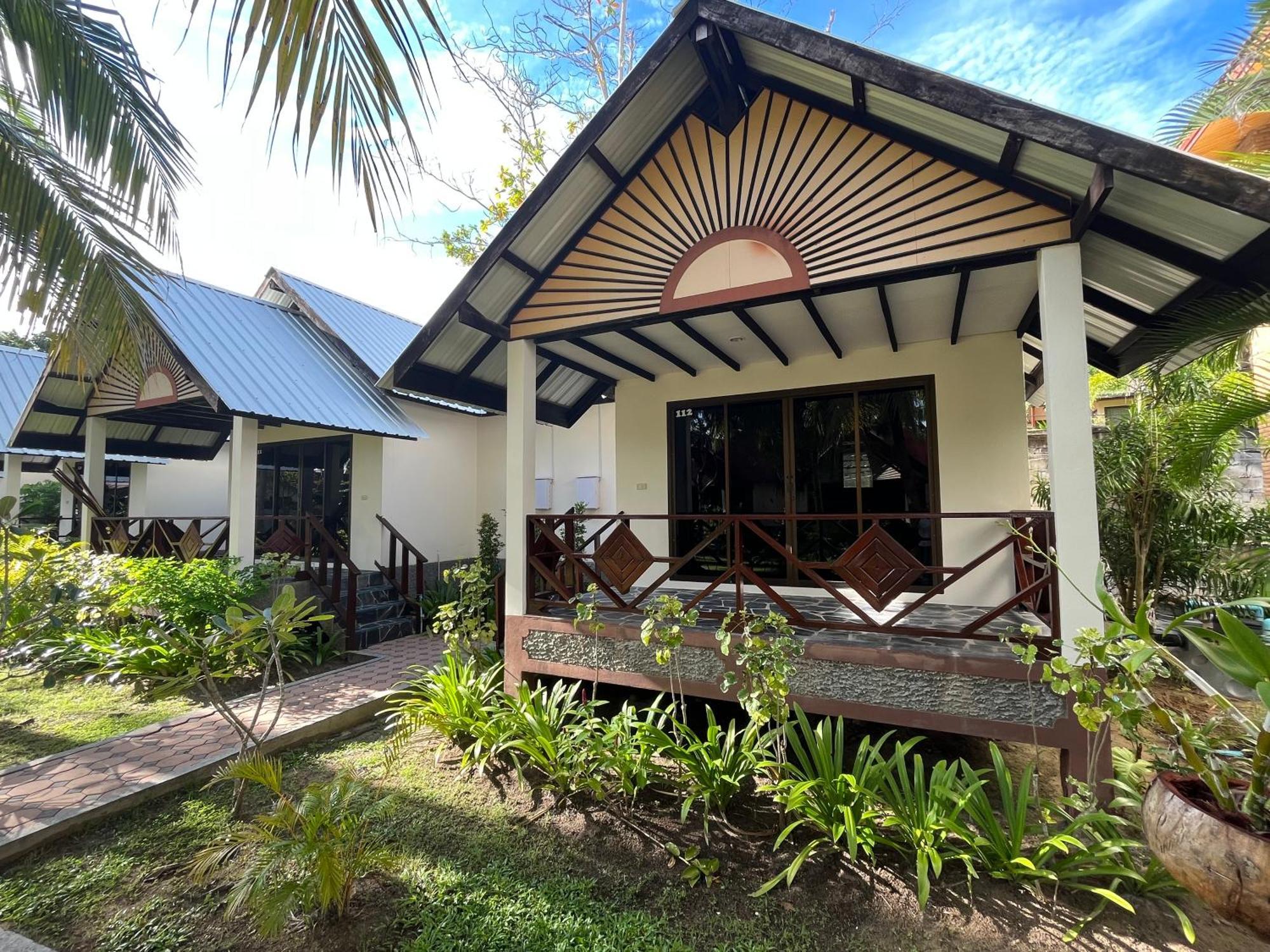 Noble House Beach Resort Koh Lanta Exterior photo