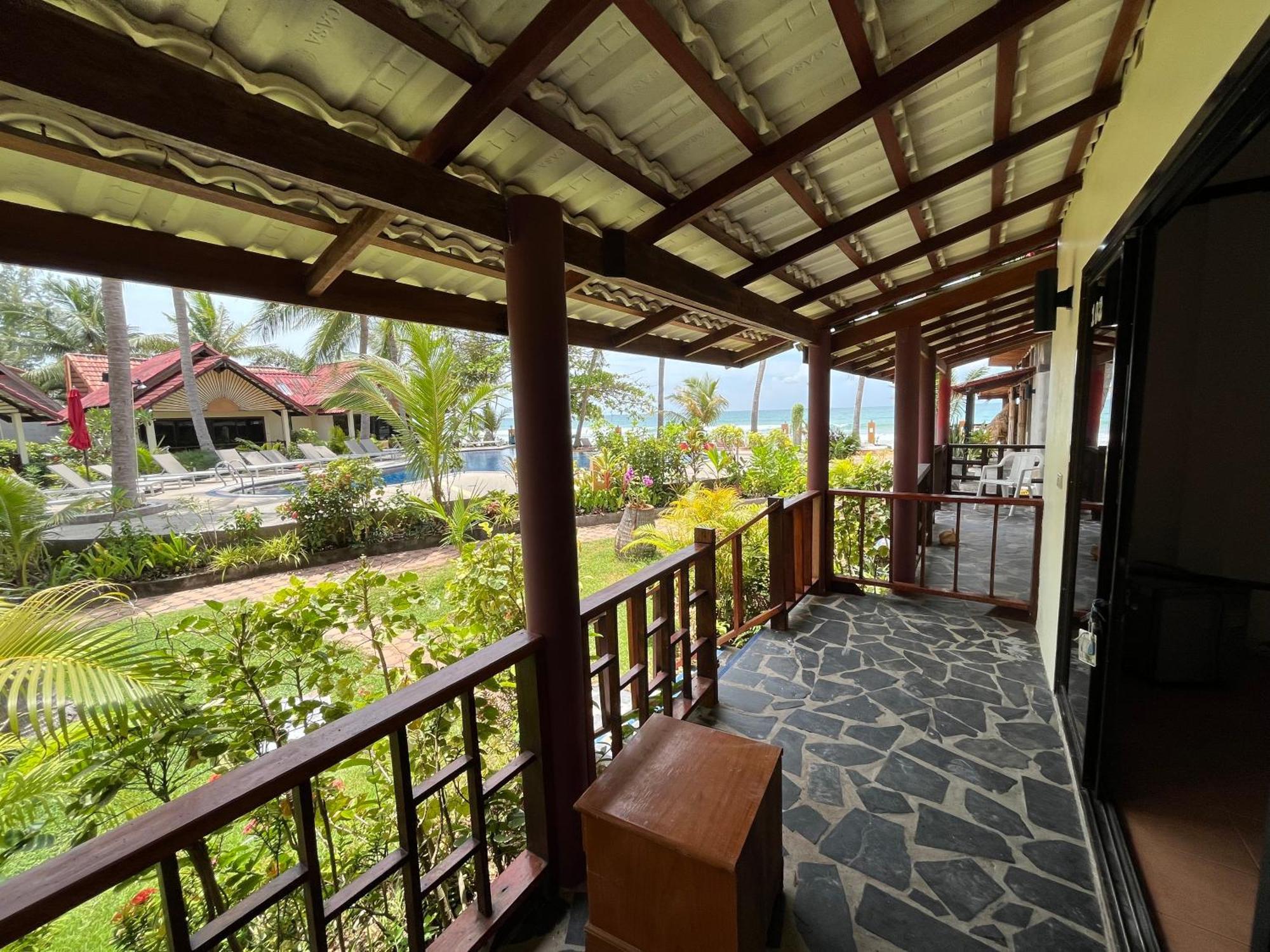 Noble House Beach Resort Koh Lanta Exterior photo