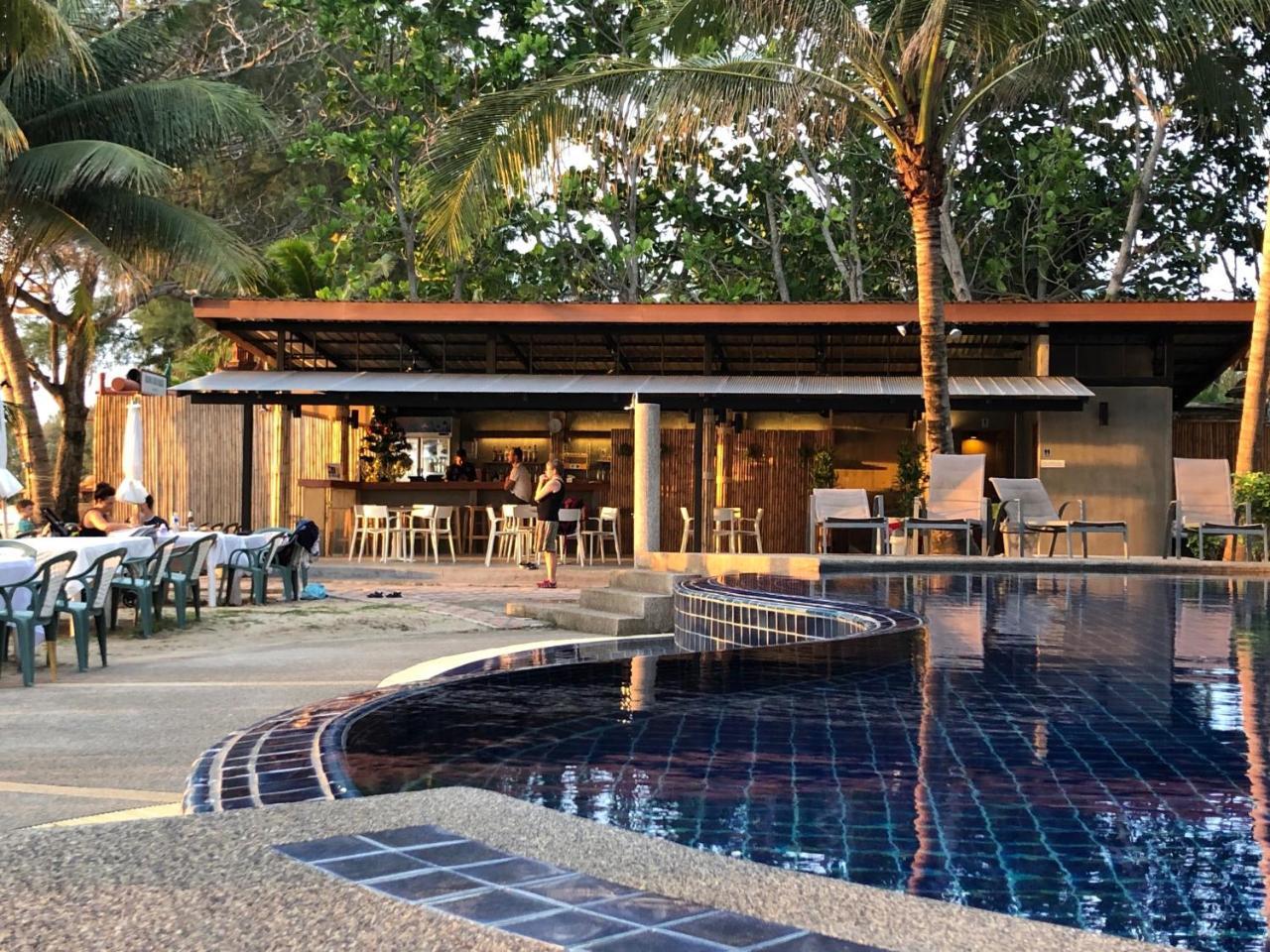 Noble House Beach Resort Koh Lanta Exterior photo